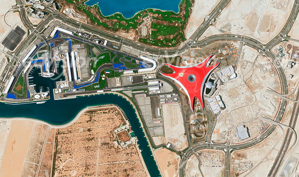 Ferrari World - auf der Wüsteninsel Yas in Abu Dhabi
