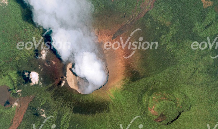 Nyiragongo - aktiver Vulkan und Lavasee