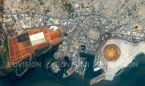 Das Satellitenbild "SFAX - ZENTRUM - Tunesien" ist dem Bildband "CITIES - Brennpunkte der Menschheit" entnommen. Bildbeschreibung: Zu diesem Bild gibt es keine Bildbeschreibung