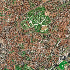 Das Satellitenbild "MAILAND - Italien" ist dem Bildband "EUROPA - Kontinent der Vielfalt" entnommen. Bildbeschreibung: Mit 1,4 Millionen Einwohnern ist Mailand die zweitgrößte Stadt Italiens und zugleich dessen Industrie- und Finanzzentrum. Bekannt ist die Stadt als Zentrum der Mode- und Designwelt, die sich hier auf wichtigen Messen präsentieren. Mailand blickt auf eine stolze Geschichte zurück, die etwa mit der Burg der Sforza und dem gotischen Dom, einer der größten Kathedralen der Welt, markante Zeichen hinterlassen hat. Zum ausgeprägten Selbstbewusstsein der Milanesen trägt die wichtige Rolle der Stadt beim Entstehen Italiens im 19. Jahrhundert bei.