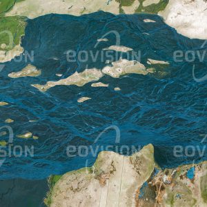 Das Satellitenbild "KÚDAFLJÓT - Island" ist dem Bildband "EUROPA - Kontinent der Vielfalt" entnommen. Bildbeschreibung: Der Kúðafljót gehört zu den größten Gletscherflüssen Islands und führt Wasser von den Gletschern des Vulkans Katla zum Atlantik. Wenn die unter einem Gletscher liegende Katla aktiv ist, kann die Wasserführung des Flusses durch die wilde Landschaft stark ansteigen, sodass der Flusspegel für die Überwachung des Vulkans verwendet wird.
