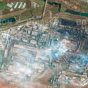 Das Satellitenbild "GALAŢI - Rumänien" ist dem Bildband "HUMAN FOOTPRINT - Satellitenbilder dokumentieren menschliches Handeln" entnommen. Bildbeschreibung: Ruß und Rost waren seit jeher die Begleiter der Eisen- und Stahlindustrie, so auch im Fall der nahe der Donau gelegenen Hochöfen und Produktionsanlagen der Stahlfabrik bei Galaţi.