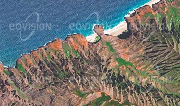 Das Satellitenbild "KALALAU VALLEY - USA" ist dem Bildband "WASSER - Entdeckung des Blauen Planeten" entnommen. Bildbeschreibung: Die Inseln von Hawaii sind durch das Wechselspiel zwischen den aufbauenden vulkanischen Kräften und den Erosionskräften von Regen und Meer geprägt. Dies zeigt sich auch am schwer zugänglichen Honopu-Tal im Nordwesten der Insel Kaua’i. Die dunklen vulkanischen Felsen bilden eine steil aufragende und von zahlreichen Taleinschnitten geformte Küste, an deren Hängen dichter Farn zu finden ist.