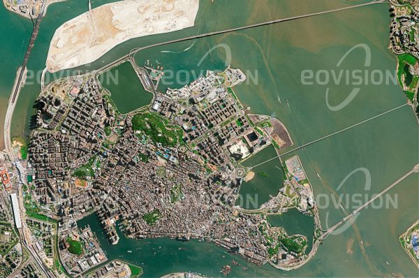 Das Satellitenbild "MACAO - China" ist dem Bildband "NEW HUMAN FOOTPRINT - Unsere Welt im Umbruch" entnommen. Bildbeschreibung: Zu diesem Bild gibt es keine Bildbeschreibung