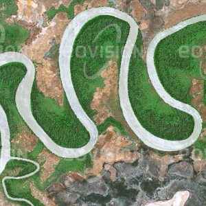 Das Satellitenbild "LIVERPOOL RIVER - Australien" ist dem Bildband "UNTOUCHED NATURE - Naturlandschaften in Satellitenbildern" entnommen. Bildbeschreibung: Die ausgeprägten Flussschlingen des Liverpool Rivers nahe seiner Mündung in die Arafurasee vor dem Arnhem Land in Nordwest-Australien sind von dichten Mang­rovenwäldern gesäumt. Auf erhöht gelegenen Flächen sind Eukalyptuswälder zu finden. Arnhem Land ist als Siedlungsgebiet der Ab­origines für Touristen üblicherweise gesperrt. Ausnahmegenehmigungen müssen bis zu einem Jahr im Voraus beantragt werden.