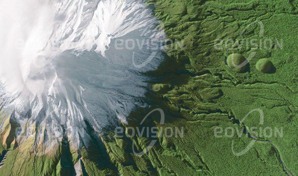 Das Satellitenbild "MOUNT TARANAKI - Neuseeland" ist dem Bildband "UNTOUCHED NATURE - Naturlandschaften in Satellitenbildern" entnommen. Bildbeschreibung: Der im Südwinter schneebedeckte, 2.518 Meter hohe Mount Taranaki auf der Nordinsel Neuseelands ist ein geologisch sehr junger Vulkan mit einer ausgeprägten Kegelform. Bereits im Jahr 1881 wurde um den Berg ein annähernd kreisförmiges Waldschutzgebiet errichtet, das seit 1900 den Hauptteil des Egmont-Nationalparks bildet. An der Grenze des Nationalparks geht der Regenwald abrupt in eine intensiv kultivierte Landschaft über.