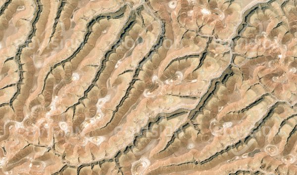 Das Satellitenbild "HADRAMAUT - Jemen" ist dem Bildband "UNTOUCHED NATURE - Naturlandschaften in Satellitenbildern" entnommen. Bildbeschreibung: Zu diesem Bild gibt es keine Bildbeschreibung