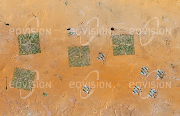 Das Satellitenbild "AL KHASIYBAH - Saudi-Arabien" ist dem Bildband "WÜSTEN - Lebensraum der Extreme" entnommen. Bildbeschreibung: Zu diesem Bild gibt es keine Bildbeschreibung
