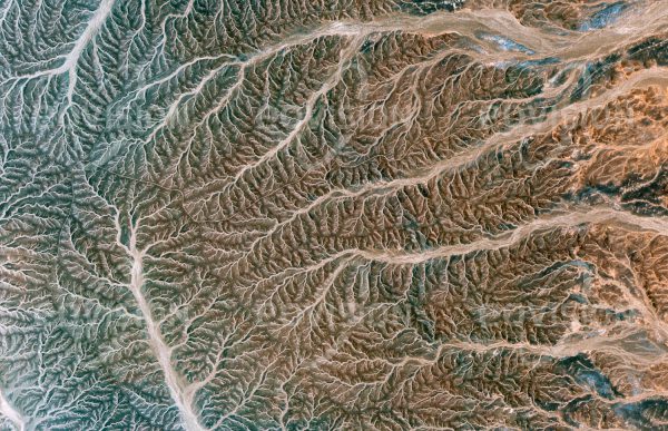 Das Satellitenbild "GURVAN SAIKHAN MOUNTAINS - Mongolei" ist dem Bildband "WÜSTEN - Lebensraum der Extreme" entnommen. Bildbeschreibung: Zu diesem Bild gibt es keine Bildbeschreibung